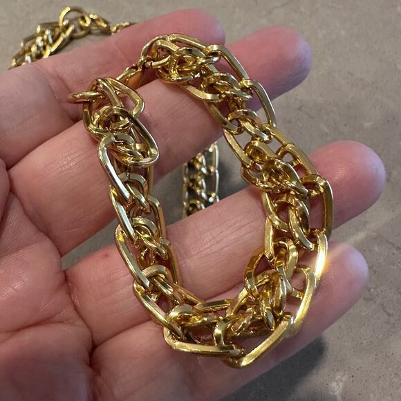 Chunky Gold-Tone Chain Link Necklace & Bracelet Set - Picture 3 of 9